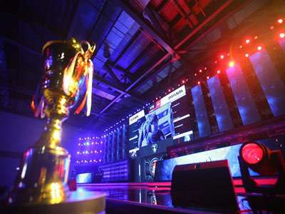 王者榮耀：探索和發展通用AI問題